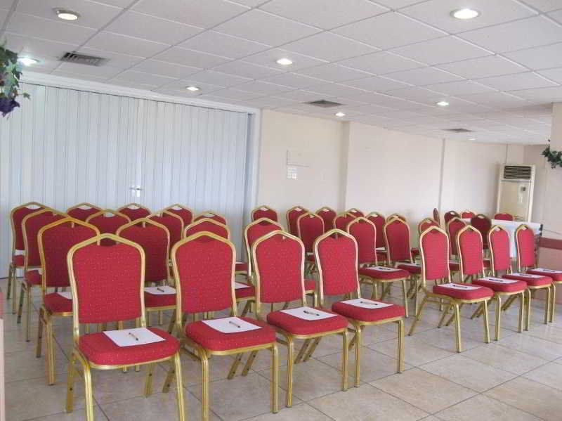 Mackenzie Beach Hotel Larnaka Business foto