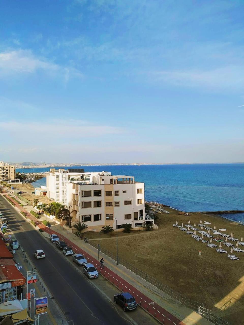 Mackenzie Beach Hotel Larnaka Exterior foto